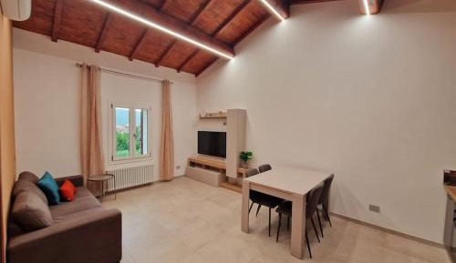 One-Bedroom Apartment with View