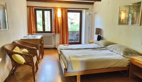 Standard Double Room with Shared Bathroom