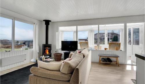 Three-Bedroom Holiday Home 