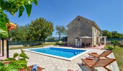 Three-Bedroom Holiday Home 