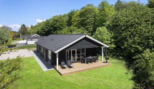 Three-Bedroom Holiday Home 