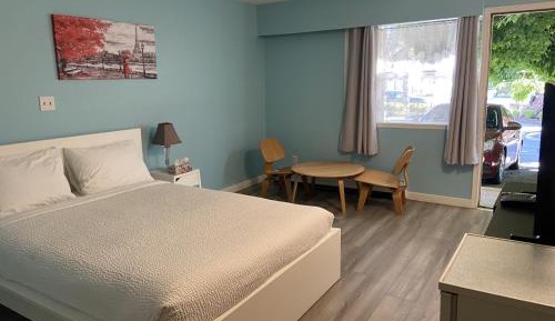 Standard Queen Room