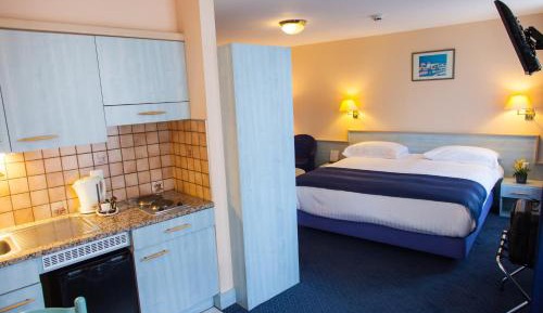 Superior Single Room with Kitchenette