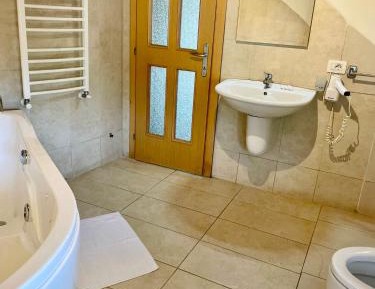 Deluxe Family Suite
