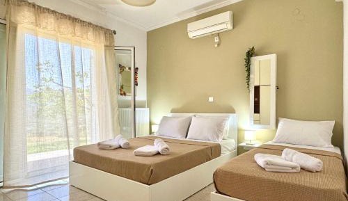 One-Bedroom Apartment with Garden