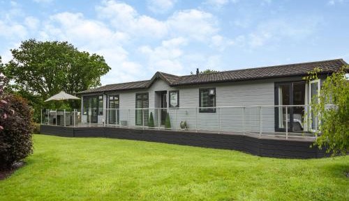 Three-Bedroom Holiday Home 