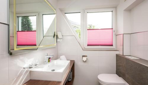 One-Bedroom Apartment with Balcony
