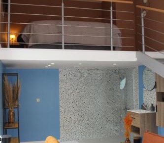 Deluxe Double Room (2 Adults + 1 Child)
