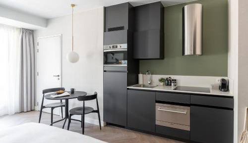 Medium Studio with Kitchen