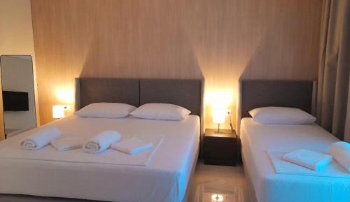 Deluxe Triple Room with Sea View