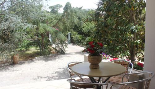 Villa with Garden View