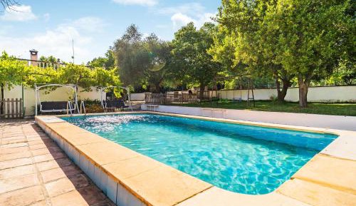 Three-Bedroom Holiday Home 
