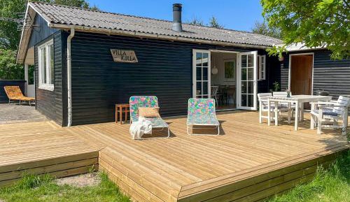 Three-Bedroom Holiday Home 