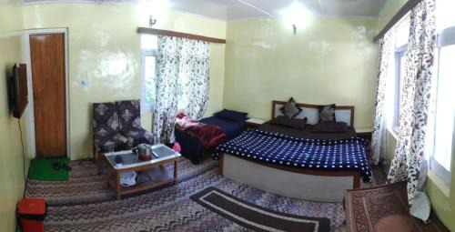Triple Room with Private Bathroom
