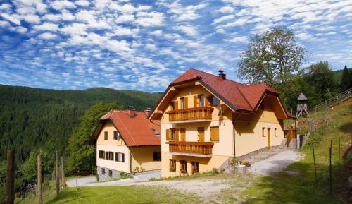 Three-Bedroom Apartment with Mountain View