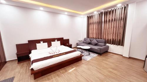 Queen Room with Garden View