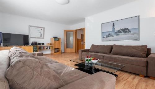 One-Bedroom Apartment with Balcony