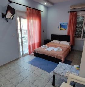 Studio with Mountain View with one double bed
