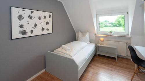 Single Room with Shared Bathroom