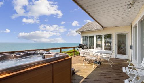 Three-Bedroom Holiday Home 