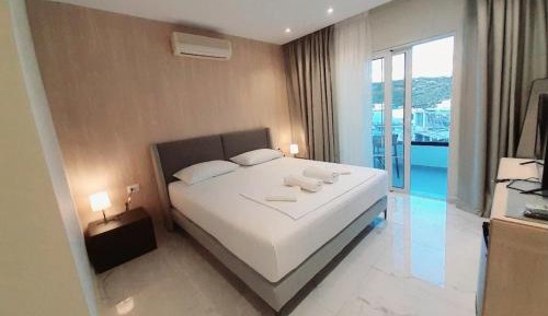 Deluxe Double Room with Balcony and Sea View