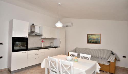 One-Bedroom Holiday Home
