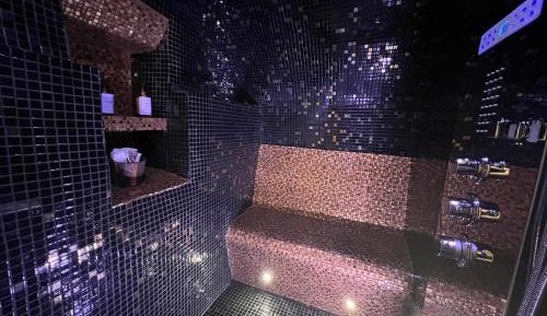 Queen Room with Spa Bath