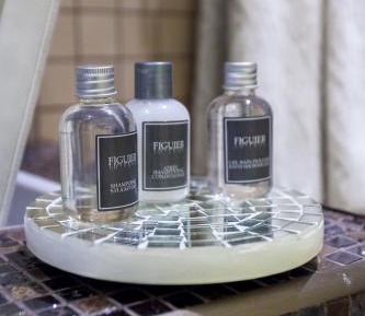 Deluxe Suite with Spa Bath