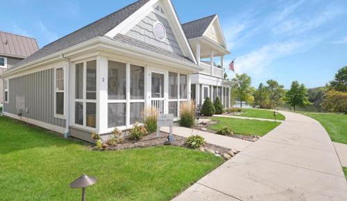 One-Bedroom Holiday Home