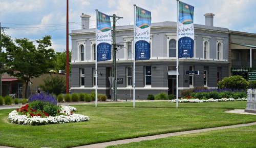 Deck Quarters - Boudoir - King Suite with Spa