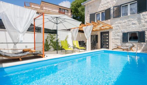 Three-Bedroom Holiday Home 