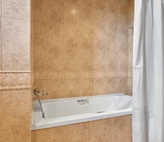 One-Bedroom Deluxe Apartment