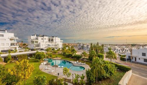 Three-Bedroom Apartment - High Floor