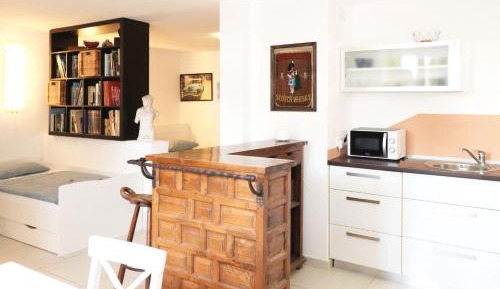 Studio Apartment