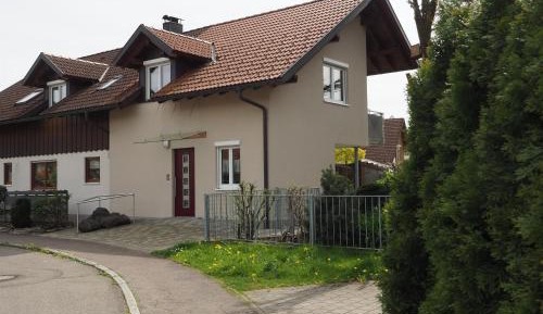 One-Bedroom Apartment with Bath