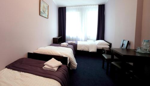 Basic Triple Room with Shared Bathroom