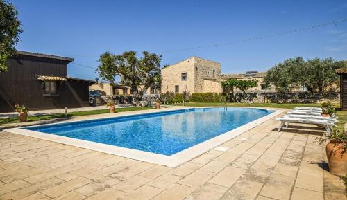 Seven-Bedroom Holiday Home