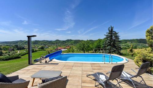 Three-Bedroom Holiday Home 