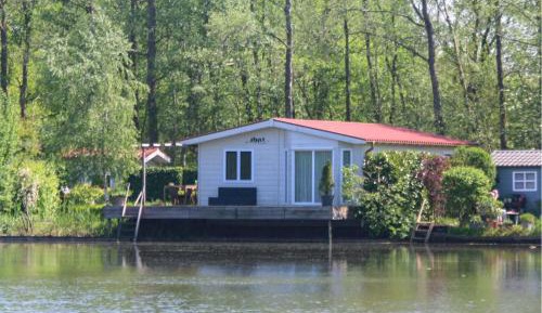 One-Bedroom Holiday Home