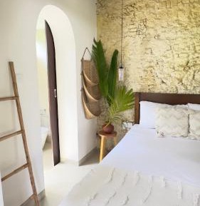 Queen Room with Garden View