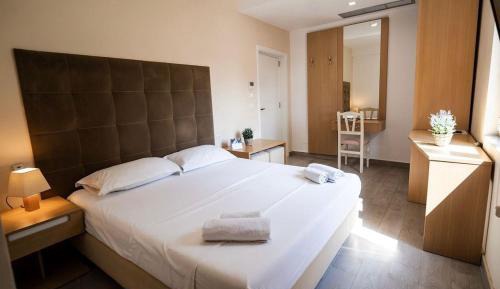 Double Room with Balcony and Sea View