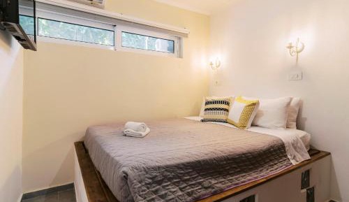 One-Bedroom Apartment with Terrace