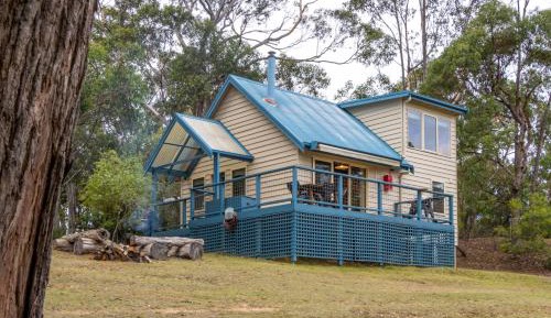 Two-Bedroom Cottage with Spa Bath