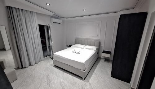 Double Room with Lake View