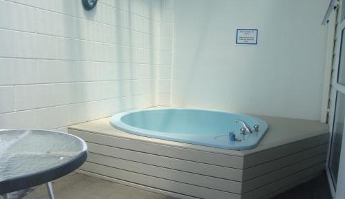 Twin Studio with Hot Tub