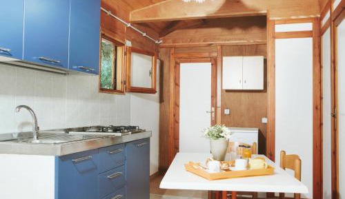 Bungalow (4 Adults)