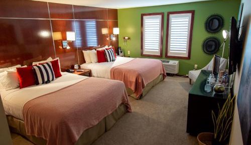Deluxe Queen Room