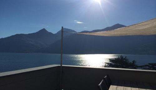 Apartment with Lake View