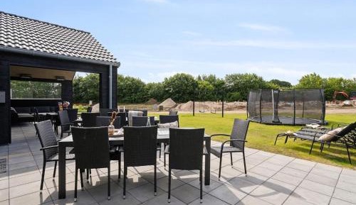 Eight-Bedroom Holiday Home