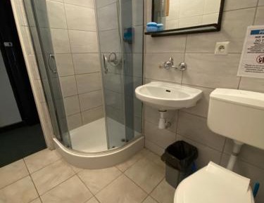 Economy Triple Room